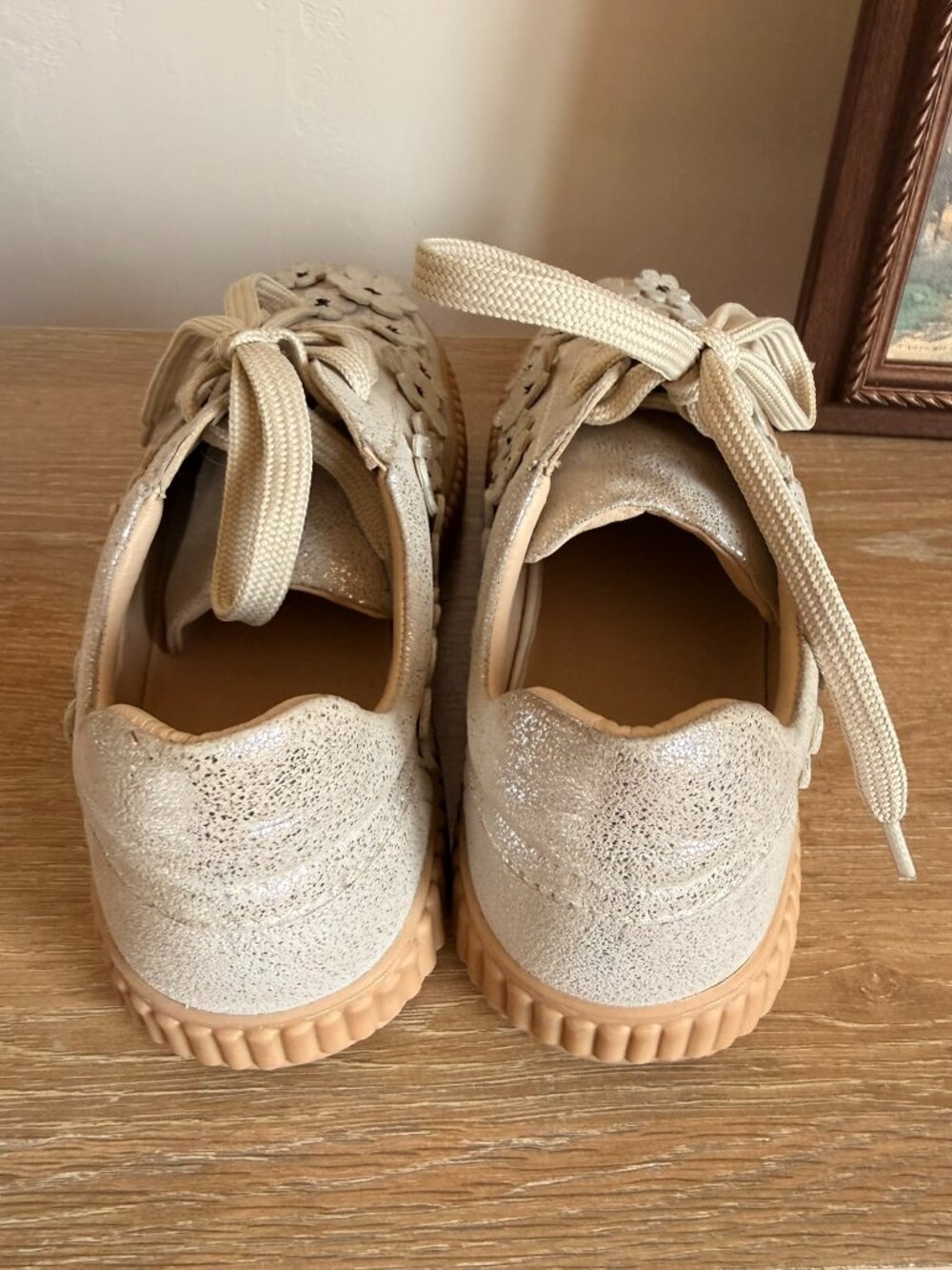 NEW Free People Wallflower Wimberly Sneakers in Champagne Metallic 7.5 - Picture 8 of 9